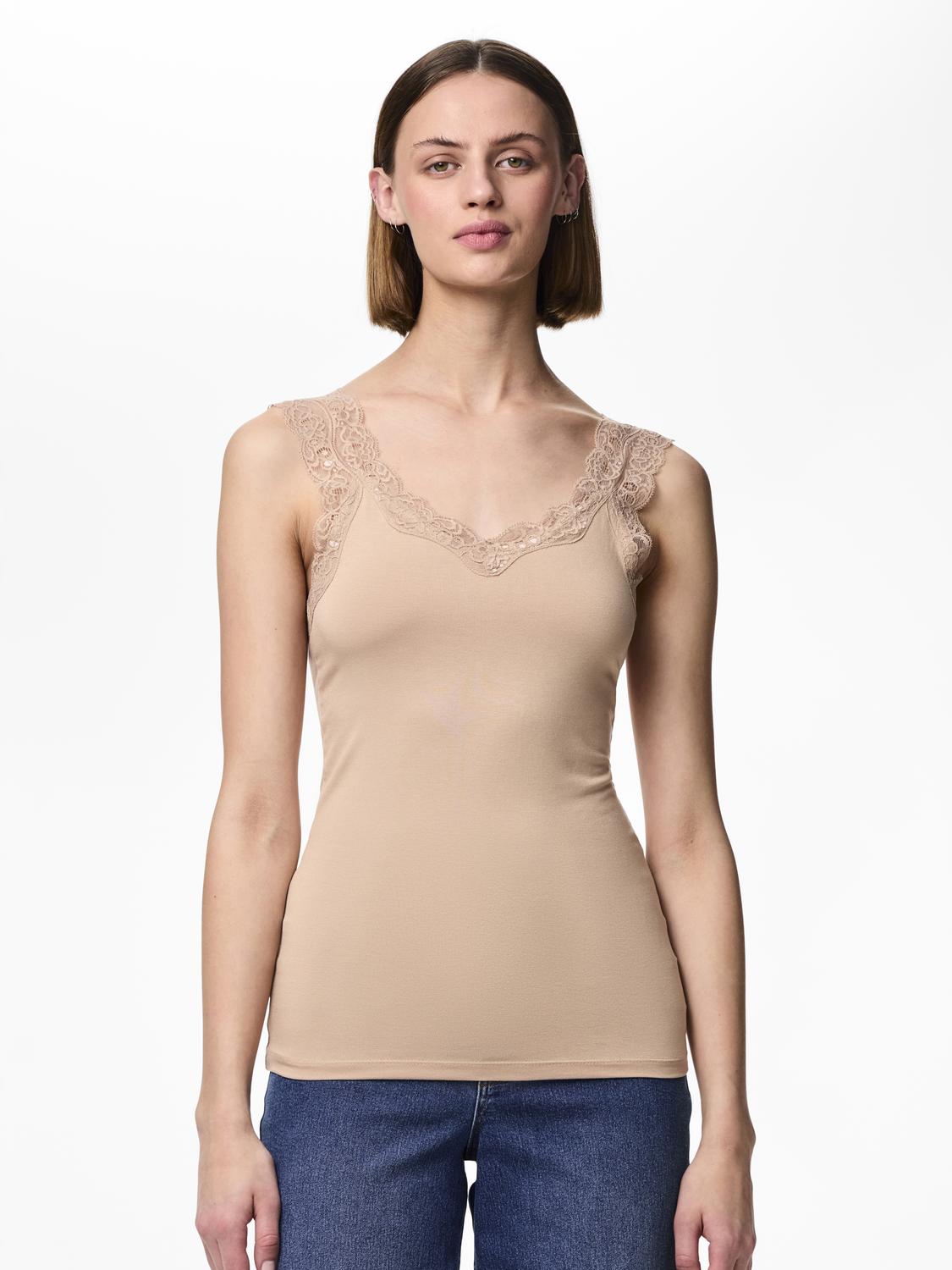 model_shot-front